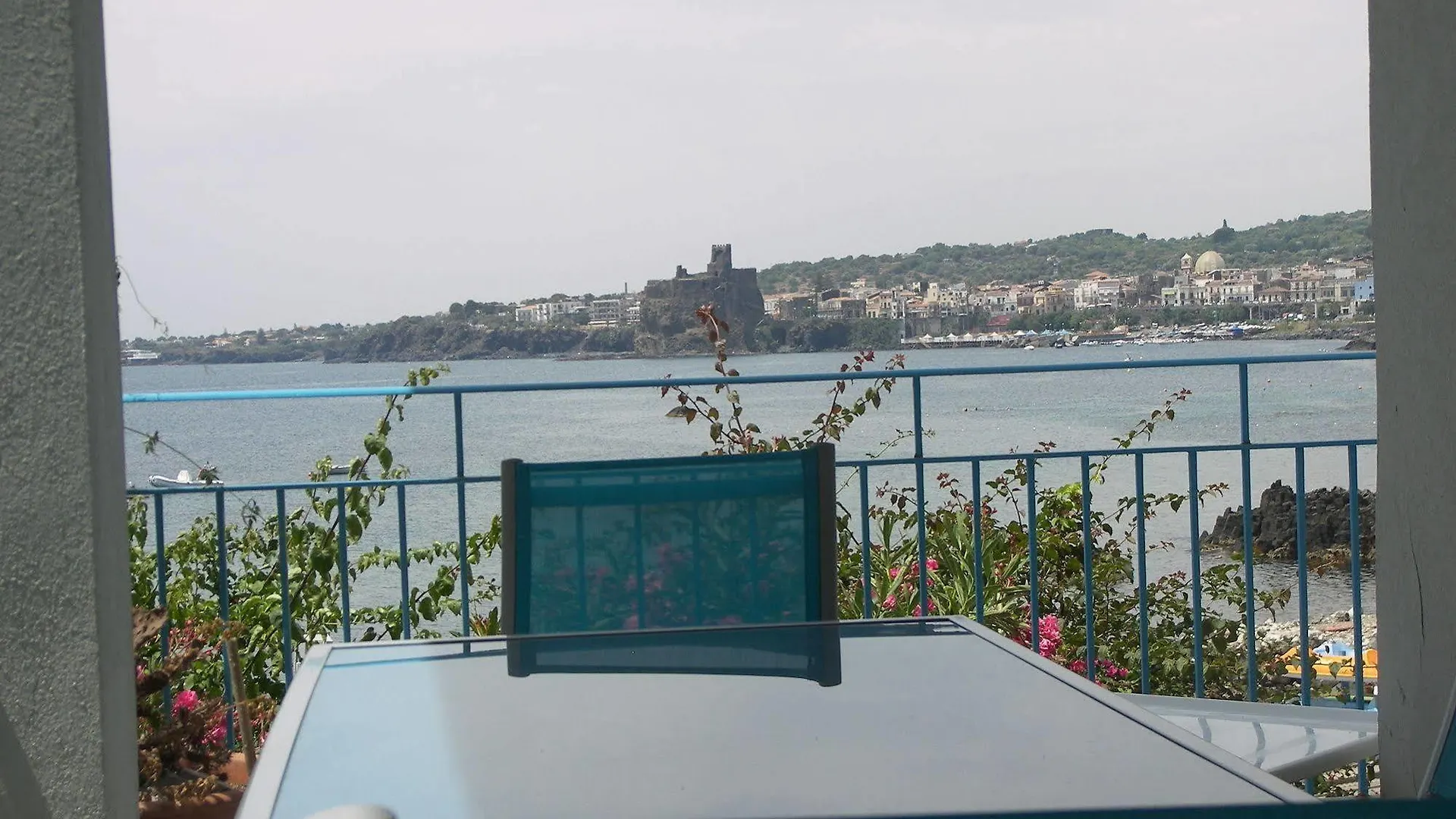 ***  Oasis Panzió Aci Castello Olaszország