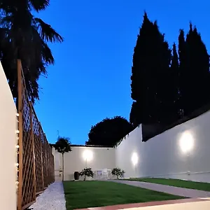 Movie Star With Garden Italie