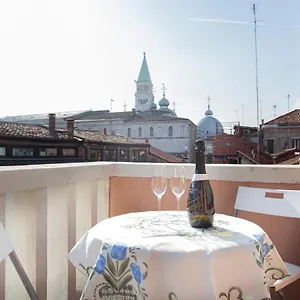 Luxury Terrace View Of San Marco Italie